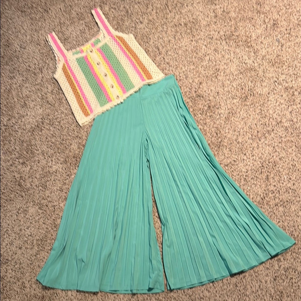 Super Wide Leg Accordion Mint Palazzo Pants And Multicolored Crochet Top